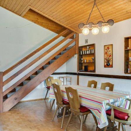 Spacious Chalet In Maishofen Near Forest ภายนอก รูปภาพ