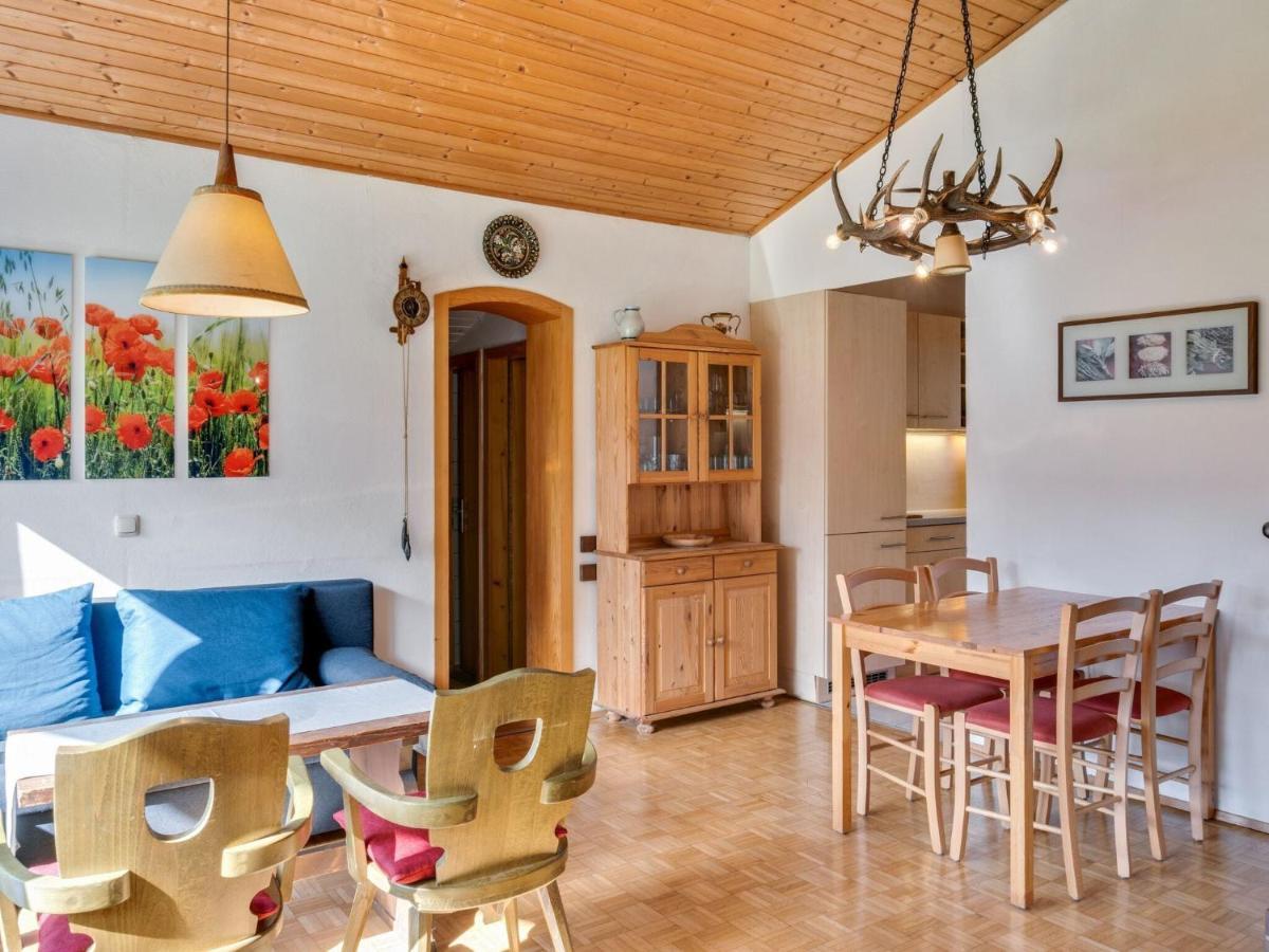 Spacious Chalet In Maishofen Near Forest ภายนอก รูปภาพ