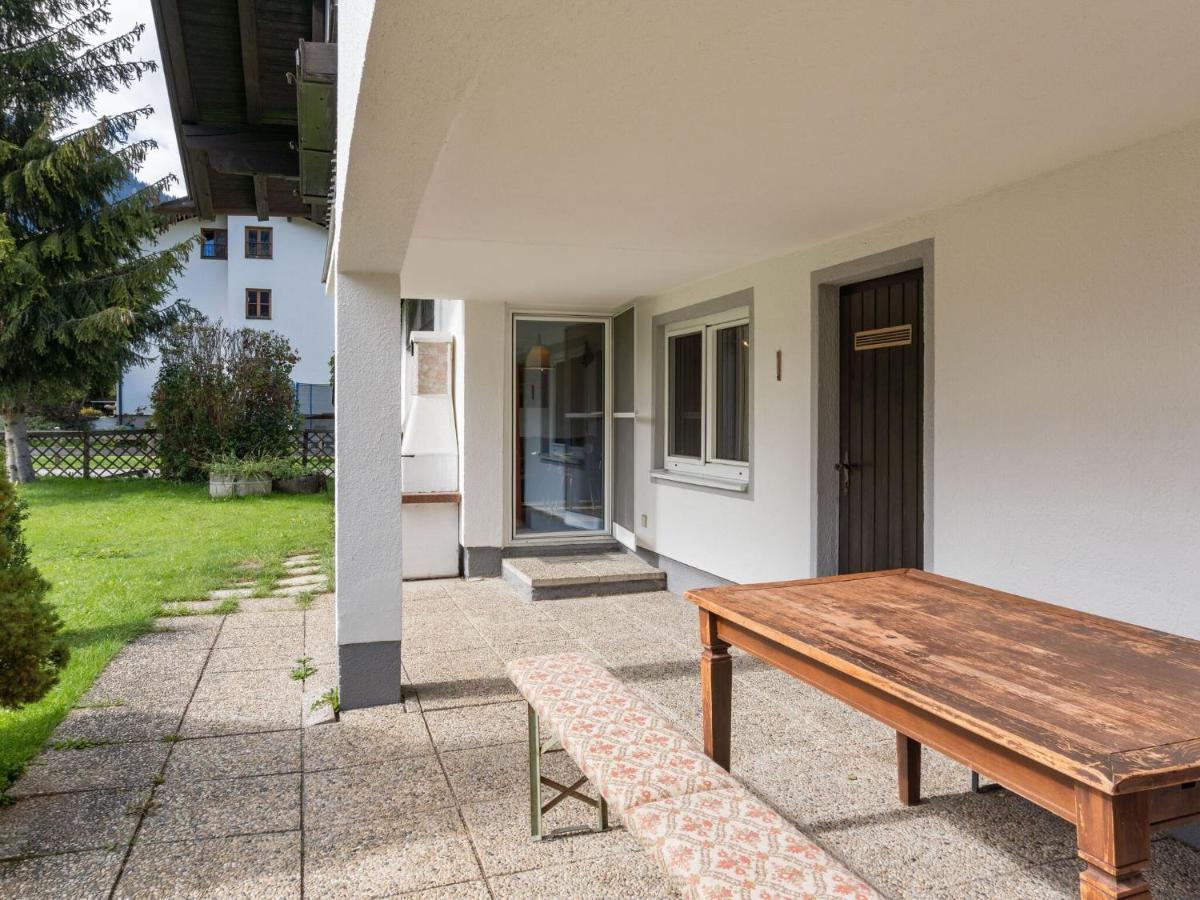 Spacious Chalet In Maishofen Near Forest ภายนอก รูปภาพ